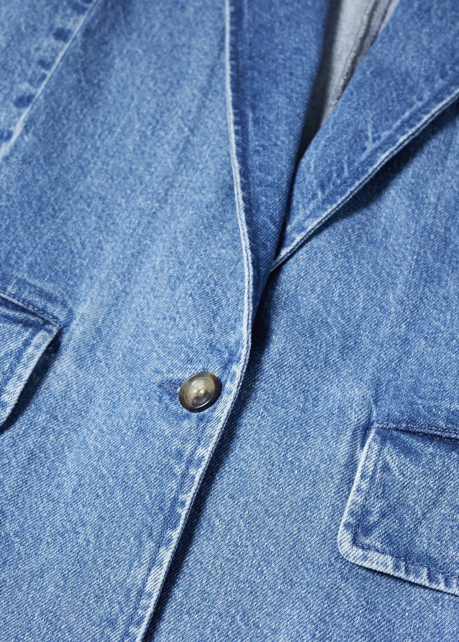 Denim jacket with pockets