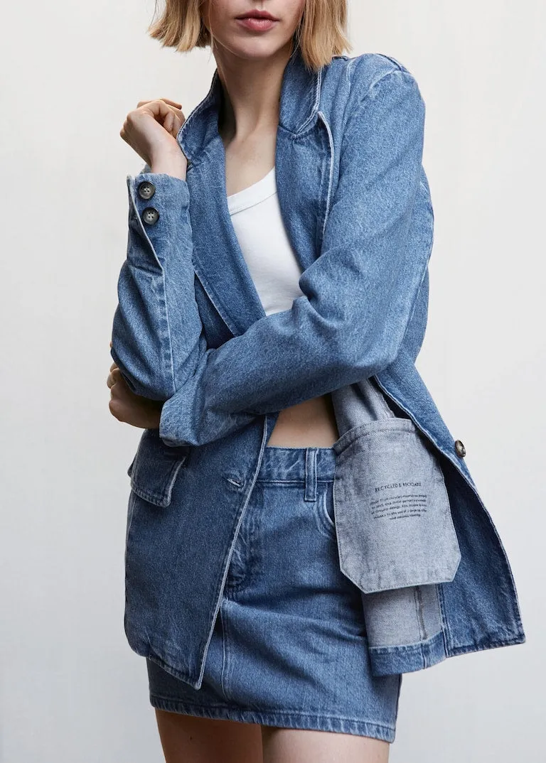 Denim jacket with pockets